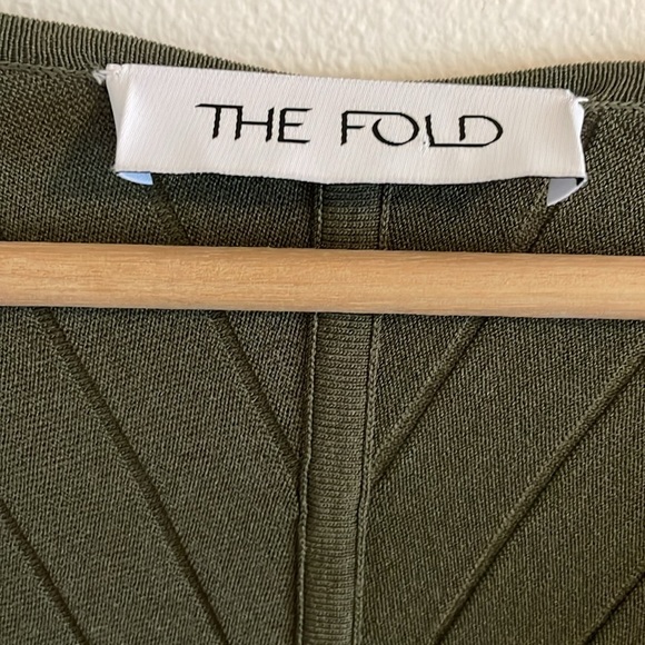 The Fold London Midi Pleated Dress Women’s Size Large Stretch Olive‎ Green - Picture 6 of 8